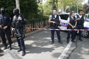 MINISTAR POLICIJE: Napadač iz Pariza imao psihičke probleme, nije terorizam u pitanju (FOTO)