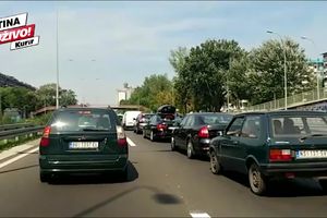 SUDAR NA AUTO-PUTU U SMERU KA NOVOM SADU: Kolona od Gazele do opštine Novi Beograd!