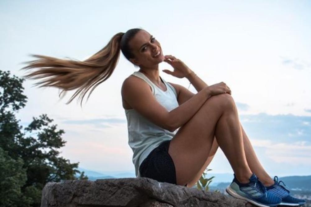 POSTALA MIS I OSTAVILA ATLETIKU: Lepota slovenačke sprinterke ostaviće vas bez daha! Ovako vrelo telo niste mogli ni da sanjate (VIDEO)