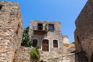 OPLJAČKANO OSTRVO U GRČKOJ: Odneli 50.000 evra iz nekadašnje kolonije obolelih od LEPRE