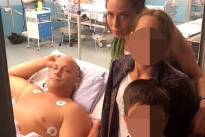 BIVŠI MARINAC ZAROBLJEN U BIH: Britanac (51) povredio karlicu u Mostaru, ali ne može kući na operaciju jer njegova osiguravajuća kompanija ne želi da plati transport! (VIDEO)