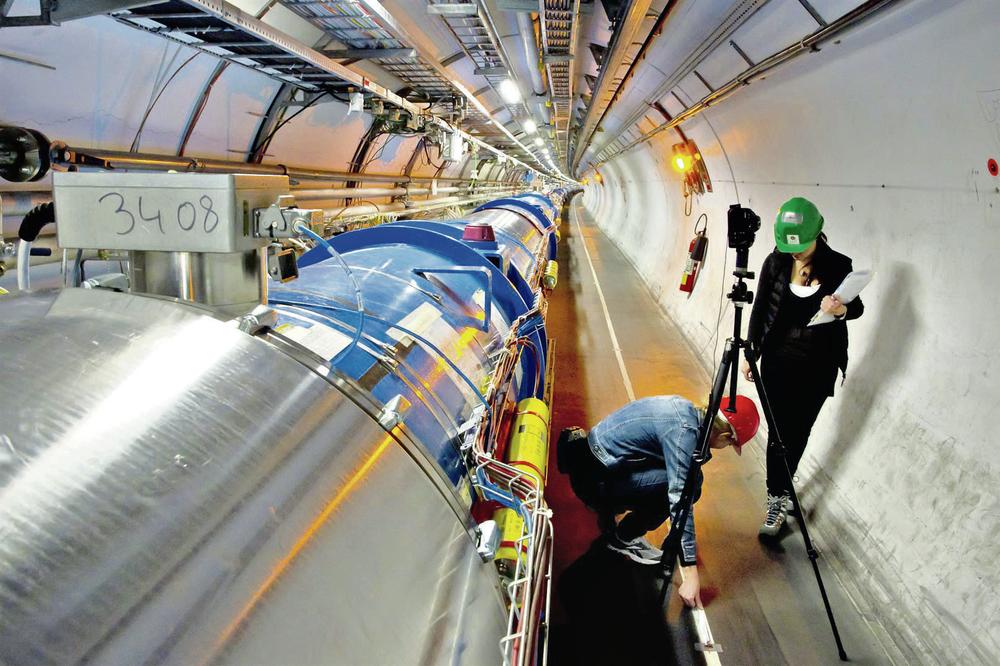 PRELOMNO OTKRIĆE U CERN: Uočeno je na koji se način raspada Higsov bozon na fundamentalne čestice!