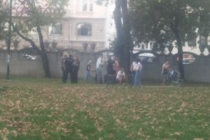 CEO DAN SU PILI U STUDENTSKOM PARKU, A ONDA JE POČELA RACIJA: Hapšenje usred dana u centru Beograda... (KURIR TV)