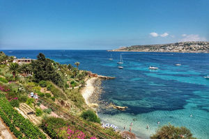 POSETITE PORODIČNO MELLIEHA BAY: Ovo je najveća i najlepša peščana plaža Malte!