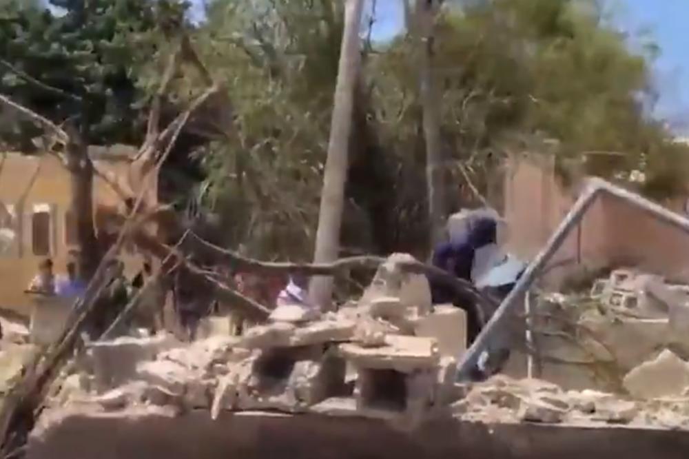 VELIKA EKSPLOZIJA ISPRED VLADINE KANCELARIJE U SOMALIJI: Najmanje 6 poginulo, među njima 2 dece kada je automobil dignut u vazduh (VIDEO)