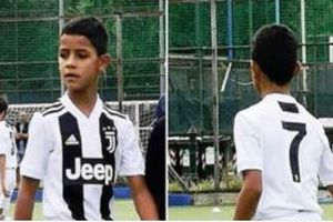 KAD NE MOŽE TATA, MOŽE SIN! Dok se Ronaldo muči, naslednik cepa mreže za Juve! NA DEBIJU POSTIGAO ČETIRI GOLA! (VIDEO)