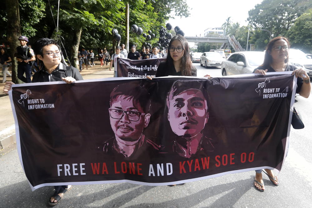 ODALI DRŽAVNE TAJNE: Novinari Rojtersa osuđeni na 7 GODINA ROBIJE u Mjanmaru