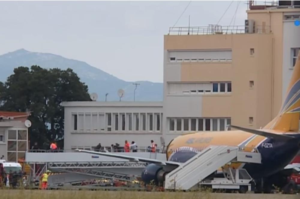 DRAMA NA AERODROMU U FRANCUSKOJ: Prizemljen avion iz Alžira, sumnja se na SMRTONOSNU BOLEST koje u Evropi nije bilo dugo (VIDEO)