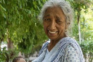 ONA JE NAJSTARIJA PRVOROTKINJA NA SVETU: Ima 72 godine, i dala je SNAŽNU PORUKU svim NEVERNICIMA! (VIDEO)