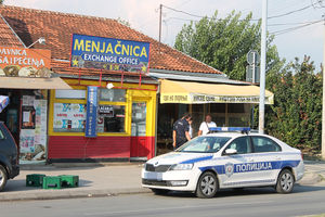 UPALI SU SA MASKAMA, JEDAN JE IMAO PIŠTOLJ, A DRUGI JE POTEGAO NOŽ: Vlasnika menjačnice iz Niša čudo je spaslo od smrti, a ovo je njegova priča