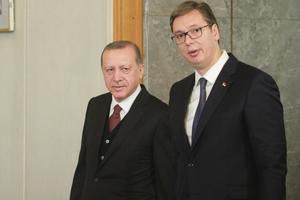 SASTANAK VUČIĆA SA SRBIMA SA KOSOVA KASNIO ZBOG HITNOG POZIVA: Predsednik Srbije razgovarao sa Erdoganom