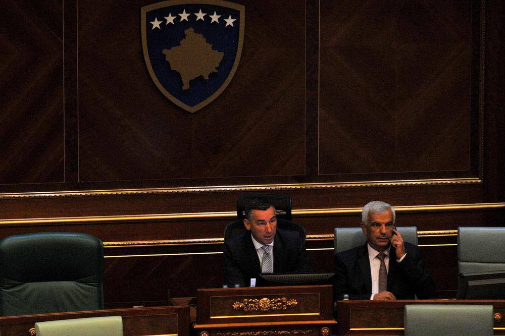 KADRI VESELJI ORGANIZATOR BLOKADA NA KOSOVU: Predsednik kosovske skupštine nahuškao bivše saborce iz OVK da naprave haos