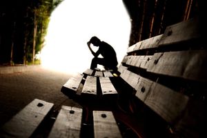 IZJAVE DA ŽIVOT VIŠE NEMA SMISLA TREBA OZBILJNO SHVATITI: Kako prepoznati osobu koja razmišlja o samoubistvu?