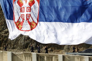 SLIKA SA KOSOVA JAČA OD REČI: Ova zastava sa Gazivoda je  najlepši prizor u protekla dva dana ! (FOTO)