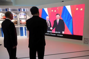 NEVIĐENI SNIMCI PUTINA IZA KULISA: Evo šta ruski predsednik radi pred važne razgovore (VIDEO)