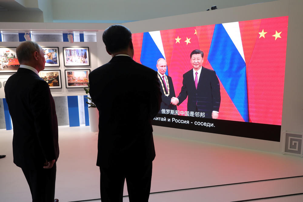 NEVIĐENI SNIMCI PUTINA IZA KULISA: Evo šta ruski predsednik radi pred važne razgovore (VIDEO)