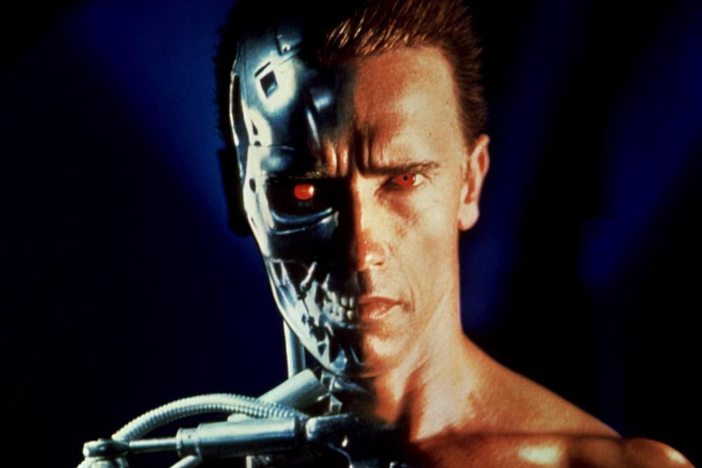 PRE 35 GODINA BIO JE ROBOTA-UBICE IZ BUDUĆNOSTI:  Švarceneger sad otkrio kako će izgledati u novom Terminatoru i za 6 sati skupio POLA MILIONA LAJKOVA (FOTO)