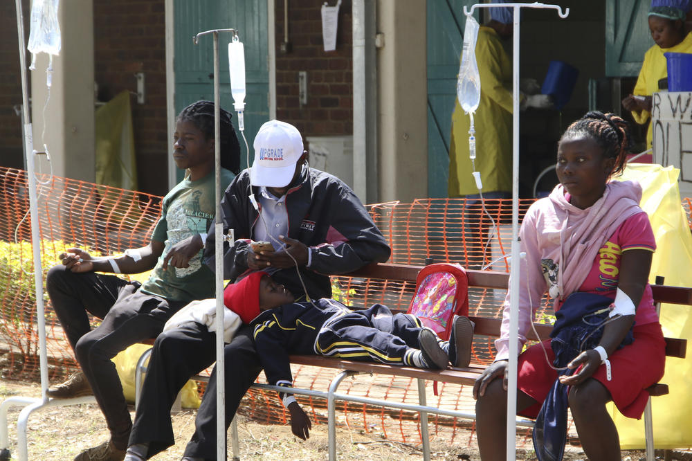 KOLERA SE ŠIRI I VAN PRESTONICE, ZABRANJENA OKUPLJANJA: Više od 3.000 zaraženih u Zimbabveu, bolest već odnela 21 život! (FOTO)