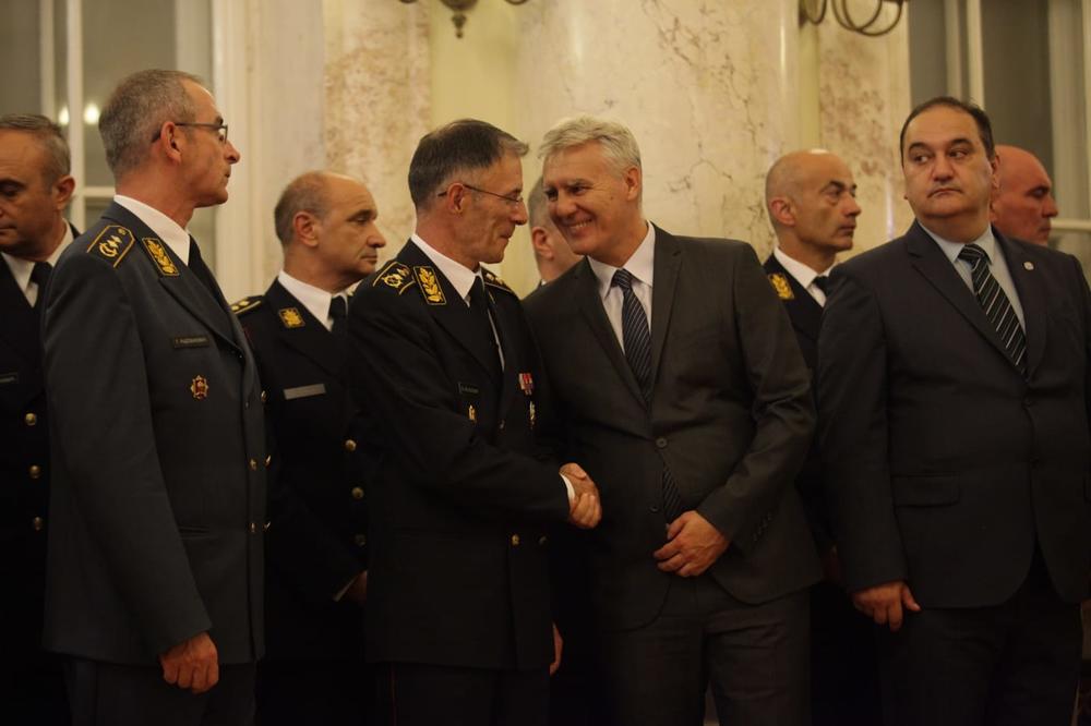 KO SU NOVI OFICIRI NA ČELU VOJSKE SRBIJE: General Zoran Stojković vodi Vojno obaveštajnu, pukovnik Đuro Jovanić na čelu Vojno bezbednosne agencije