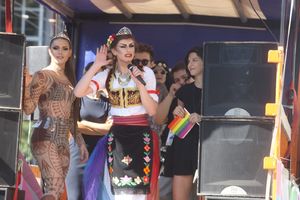 POKS PODNEO KRIVIČNU PRIJAVU PROTIV KRALJICE PRAJDA: Striptiz u srpskoj nošnji, to je uvreda svih građana Srbije