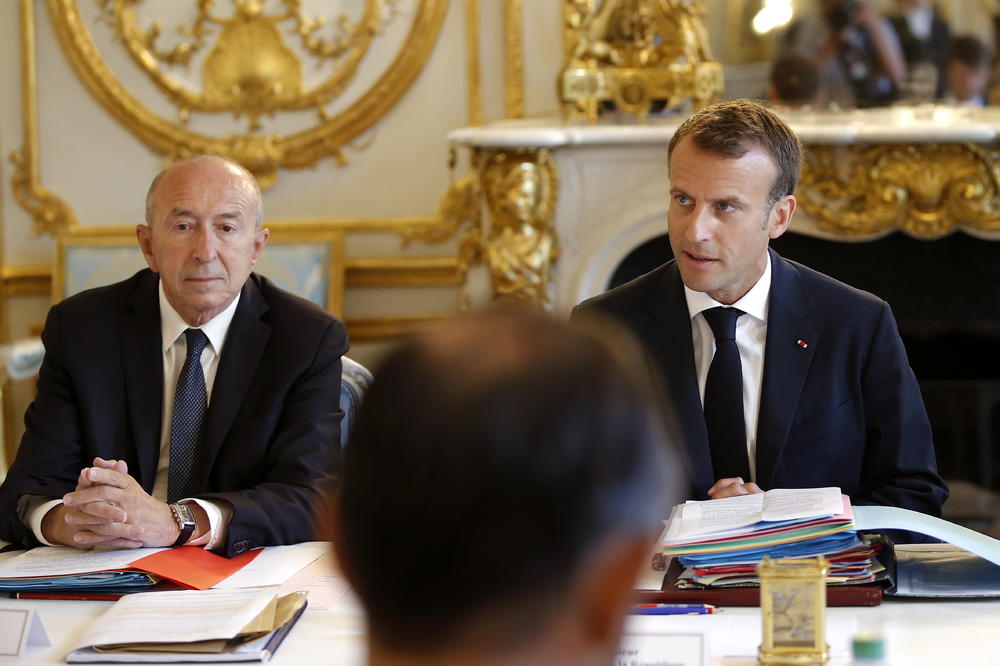 MAKRON U PROBLEMU! NAPUŠTAJU GA NAJBLIŽI SARADNICI: Ministar unutrašnjih poslova Francuske se povlači