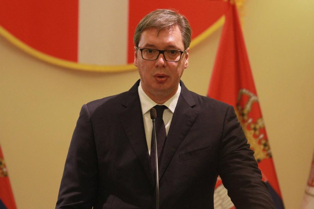 TREBAJU NAM ROBOTI I LETEĆI AUTOMOBILI: Vučić iz Kine poručio da je vreme da Srbija uđe u kolo nove tehnologije