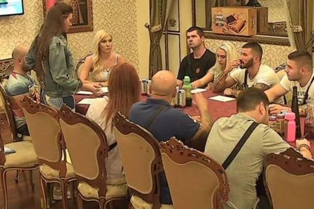 BENJAMIN I LAKIĆ ZARATILI ZBOG IZABELE: Lik je u igri, ništa mu više nije važno! (FOTO)