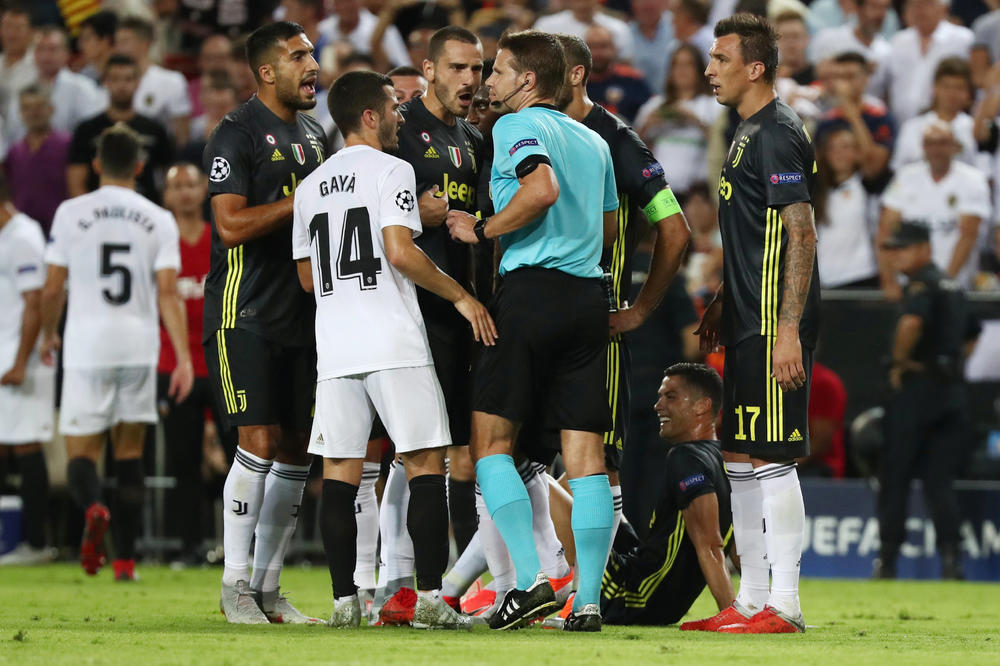 APSURDNO ISKLJUČENJE! Fudbaleri Juventusa stali u odbranu Ronalda!