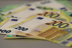 DINAR MIRUJE: 1 evro danas košta 118,32 po srednjem kursu