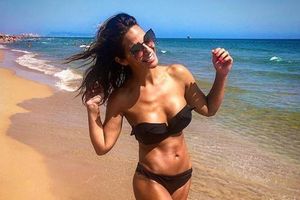 NISAM ZNAO DA IMAM OVAKO BLAGO KOD KUĆE: Žena fudbalera Valensije okačila potpuno golu fotku na Instagram, a onda je usledio NJEGOV komentar (18+ FOTO)