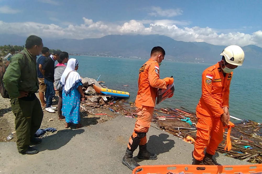 KATASTROFA JE MOGLA DA BUDE SPREČENA: Indonežanska agencija prerano POVUKLA upozorenje na cunami, poginulo skoro 400 ljudi