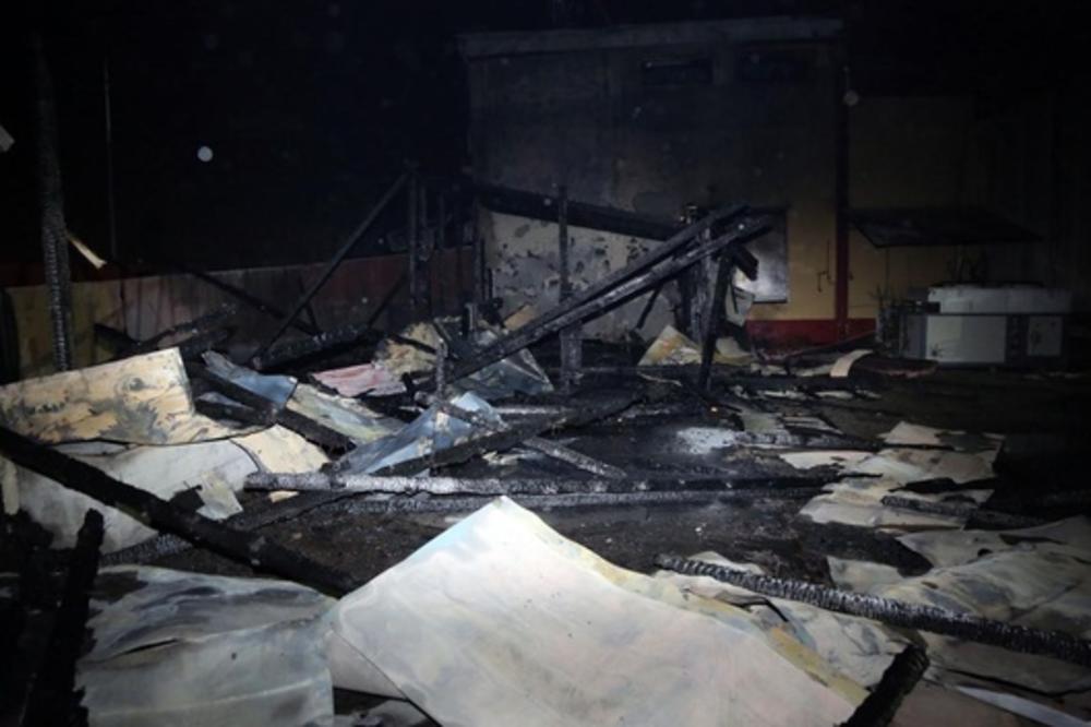 VELIKI POŽAR U PODGORICI: Izgoreo krov i magacin klanice, šteta ogromna (FOTO)