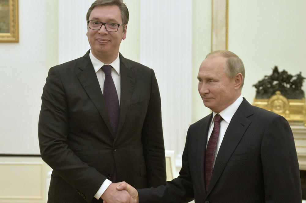 SVE VREME RAZGOVARALI NA RUSKOM Vučić otvoreno sa Putinom u Moskvi: Veoma smo daleko od rešenja za Kosovo!