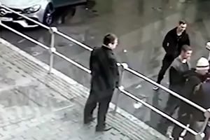 (UZNEMIRUJUĆI VIDEO) RUSIJA U ŠOKU: Pijane zvezde fudbalske reprezentacije u restoranu polomile glavu uticajnom političaru, a zatim brutalno pretukle vozača na parkingu!