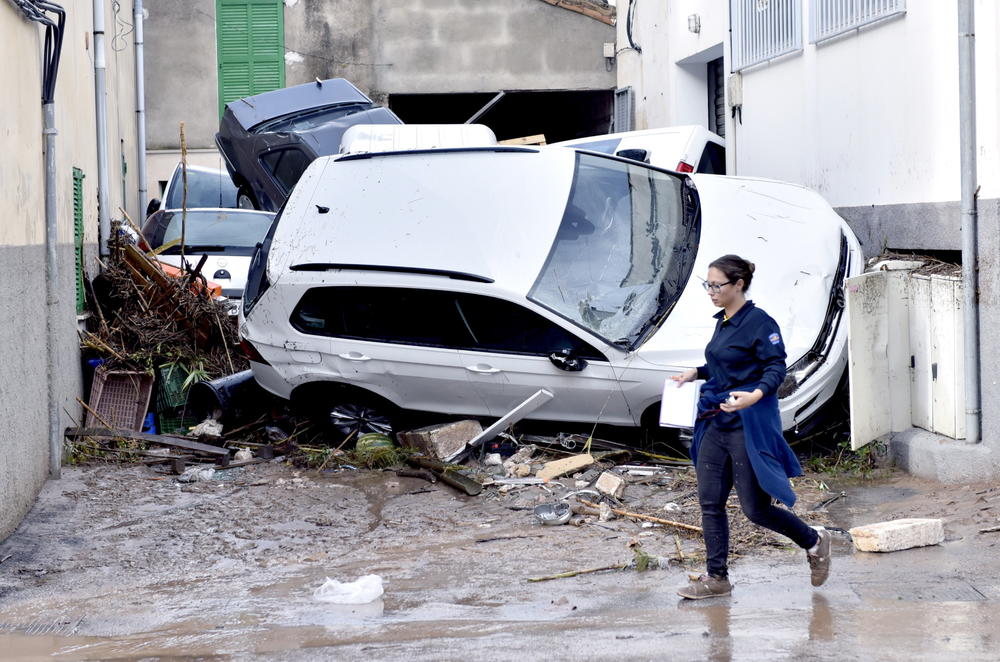 <p>Å panski spasioci i dalje tragaju za petogodiÅ¡njim deÄakom i parom iz NemaÄke koji se vode kao nestali u poplavama koje su na Majorki odnele najmanje 10 Å¾ivota.</p>