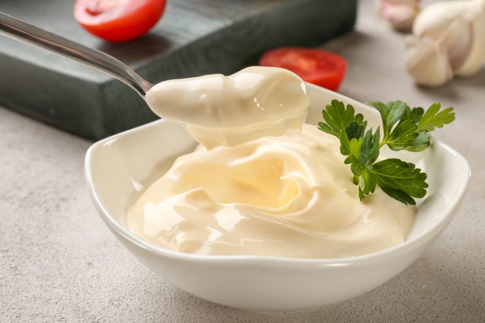 MAJONEZ BOLJI OD SVIH: 3 trika za ukusan majonez, ruska salata biće bolja nego ikad (RECEPT)