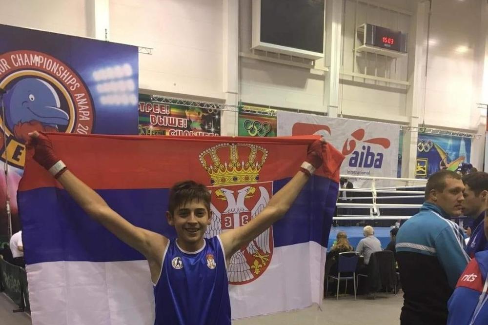 SRBIJA DOBILA JUNIORSKOG PRVAKA U BOKSU: Semiz Pinja osvojio zlato na EP u Rusiji! (FOTO)