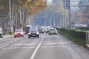 ŠOK U ZAGREBU: Vozio u suprotnom smeru u jednoj od najprometnijih ulica u gradu! (VIDEO)