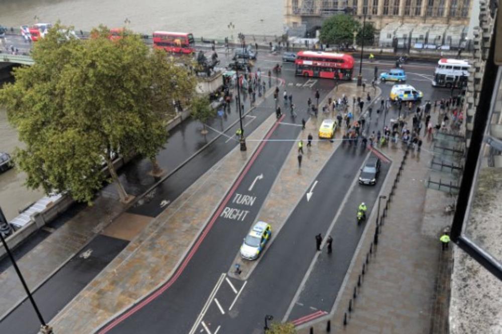 UZBUNA U LONDONU: Zbog sumnjivog paketa zatvorene ulice oko britanskog parlamenta