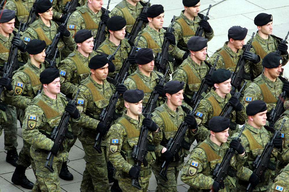 PROPADE PROSLAVA ZA DAN ZASTAVE: Kosovo neće dobiti vojsku 28. novembra