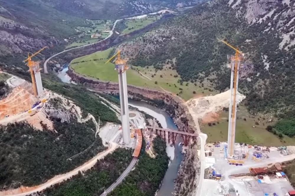 NOVA FAZA IZGRADNJE MORAČICE: Spaja se najviši most na prostoru bivše Jugoslavije (VIDEO)