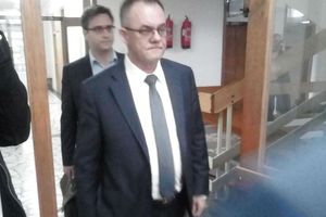 POČELO SUĐENJE NASILNOM ŽUPANU: Tomašević ženu ubijao od batina i pretio da će je zaklati A SAD KAŽE DA JE NEVIN!