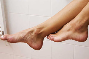 DOKTORI PREPORUČUJU: Ovo će vam veoma pomoći da ublažite simptome DIJABETIČARSKOG stopala!