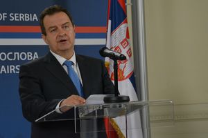 SRBIJA NEĆE ULOŽITI PROTEST FRANCUSKOJ Ivica Dačić: Slučaj zastava ostaviti za posetu Makrona