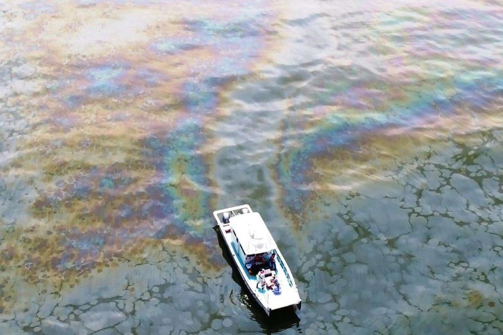 NAJVEĆA EKOLOŠKA KATASTROFA TIHO SE PRIKRADA SAD: Nafta sa platforme curi 14 godine, vlasti čine sve da stvar ZATAŠKAJU (VIDEO)