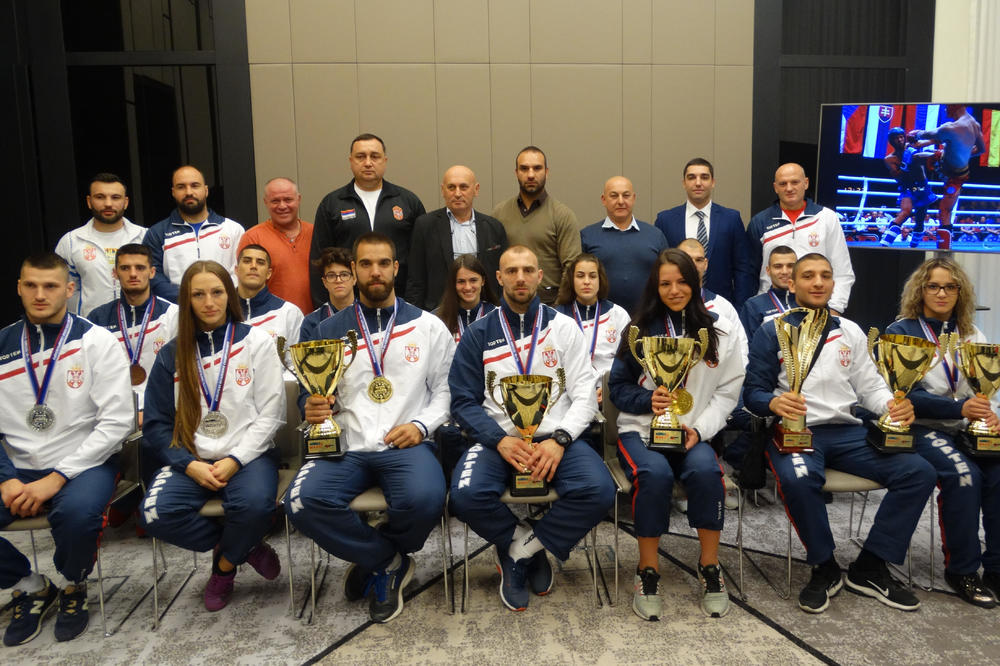 SJAJAN USPEH! Kik boks reprezentacija Srbije osvojila 16 medalja na EP u Bratislavi!