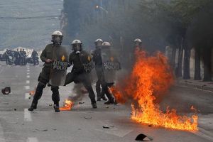 DRAMA U SOLUNU: Policija ispalila suzavac na skupu protiv ubistva Grka u Albaniji
