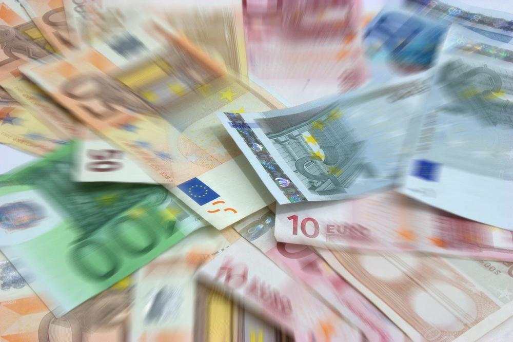DINAR NEPROMENJENO: Evro danas za 117,5891 po srednjem kursu