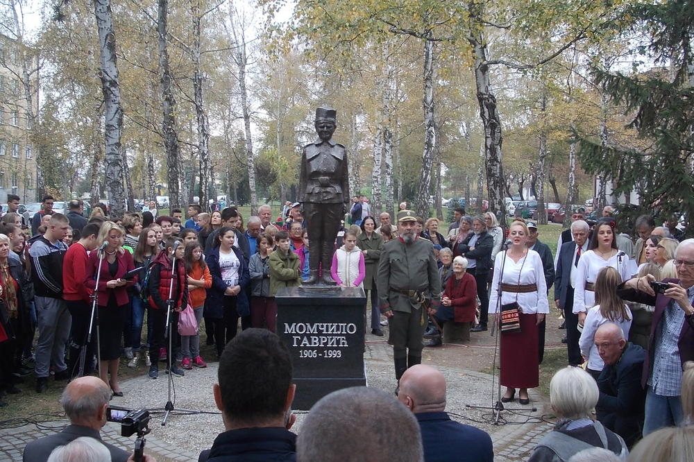 NAJMLAĐI KAPLAR NA SVETU BIO JE MOMČILO! Imao je samo 8 godina kada je postao vojnik, peške je prešao Albaniju! Konačno je dobio spomenik u Srbiji (FOTO)