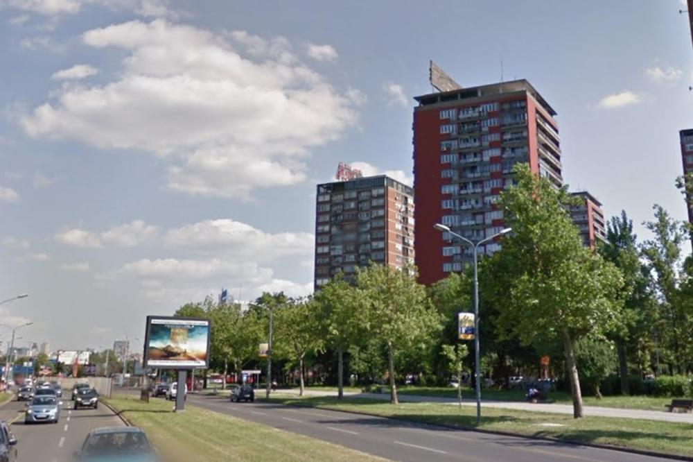 BAKA UMESTO NA VRATA IZAŠLA KROZ PROZOR: Pala sa terase u Bulevaru Mihajla Pupina u Novom Beogradu